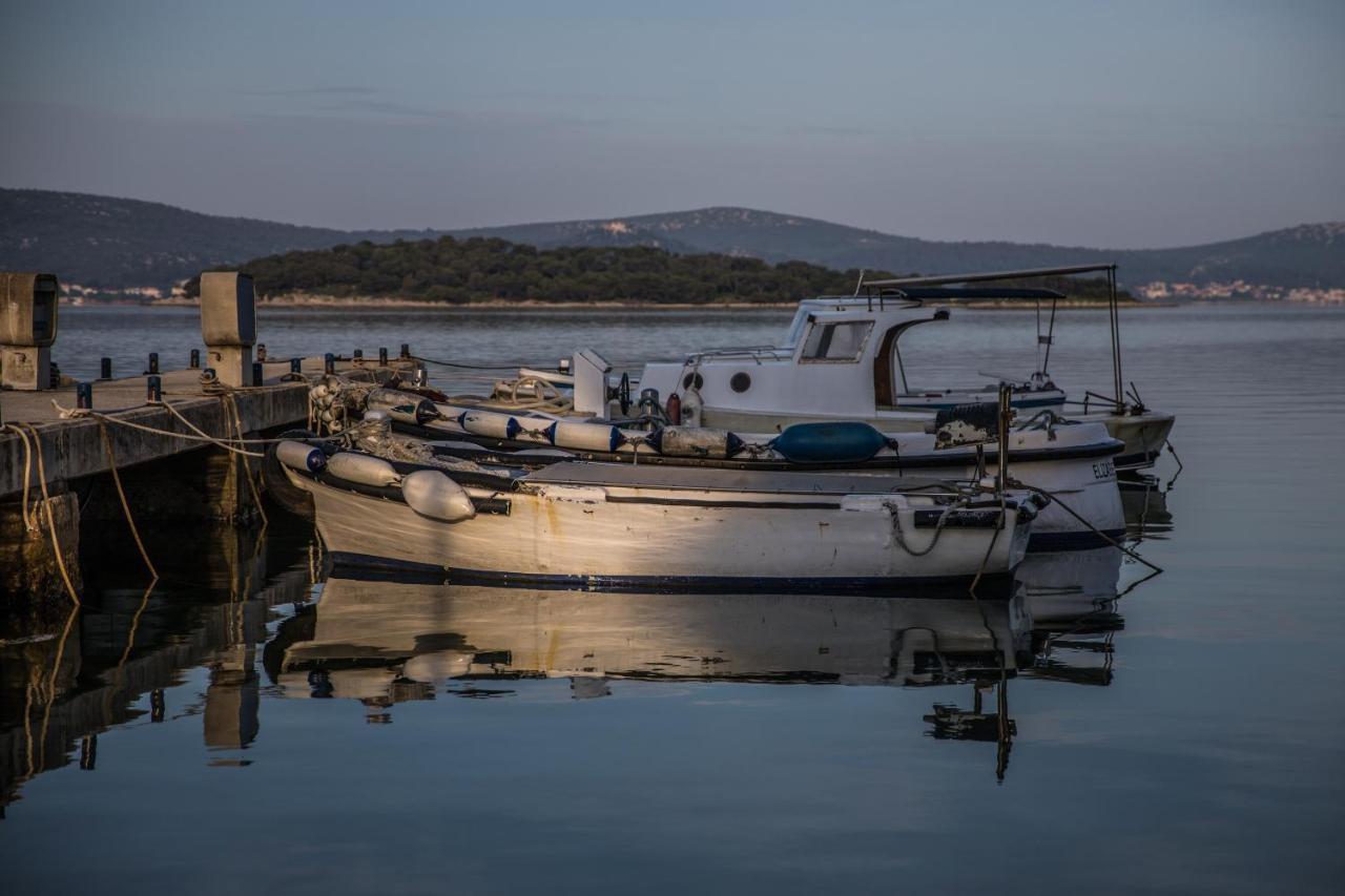 Apartmani Dina Biograd Na Moru Exterior foto