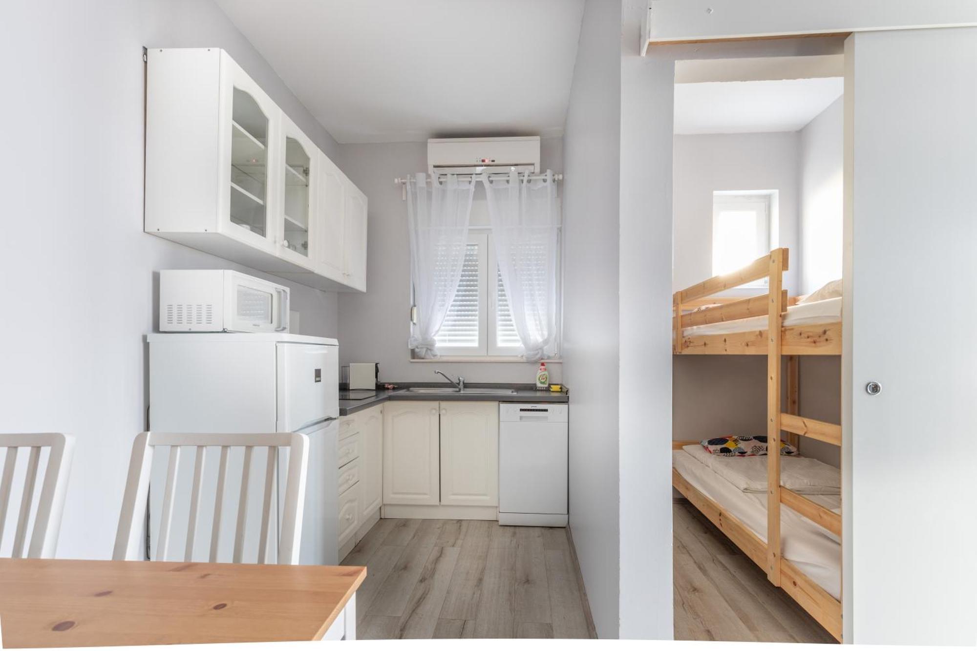 Apartmani Dina Biograd Na Moru Exterior foto