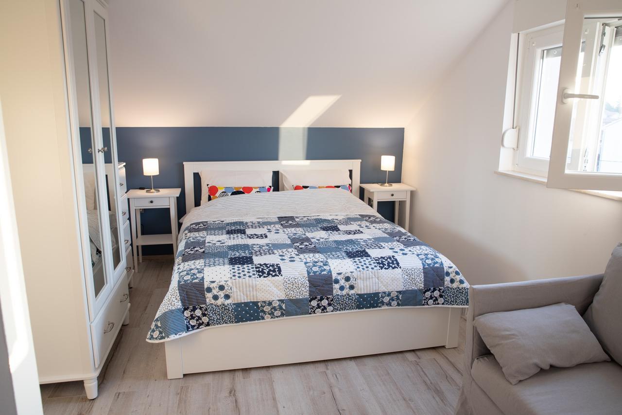 Apartmani Dina Biograd Na Moru Exterior foto