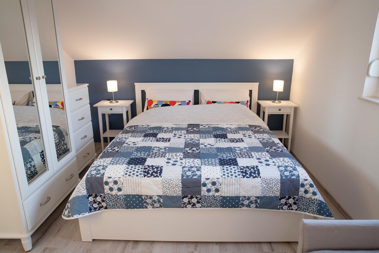 Apartmani Dina Biograd Na Moru Exterior foto